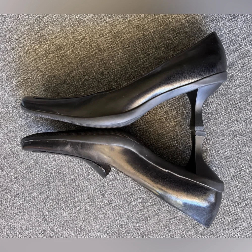 Antonio Melani Women’s Black Leather Kitten Heel Square Toe Pumps Shoes Size 6.5